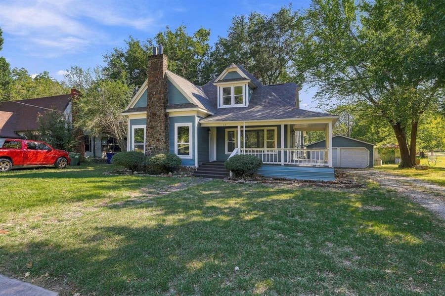 Property photo for 512 E Main Street, Whitesboro, TX