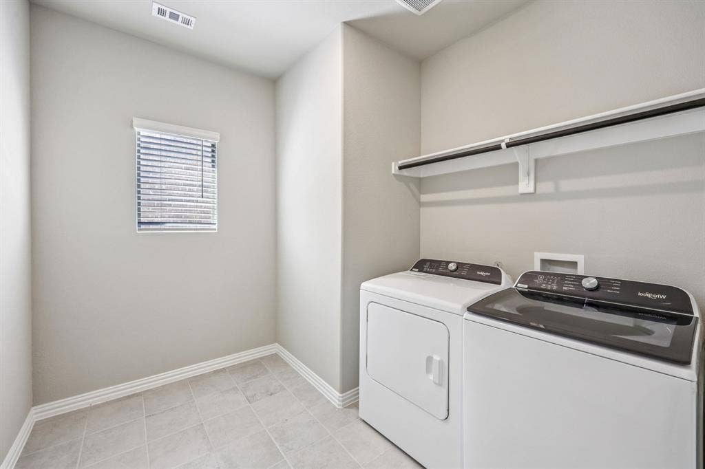 412 Watertown Drive, Princeton, TX 75071 Photo is not of the actual home, but is an inspirational photo of builder’s model home and may depict options, furnishings, and/or decorator features that are not included.