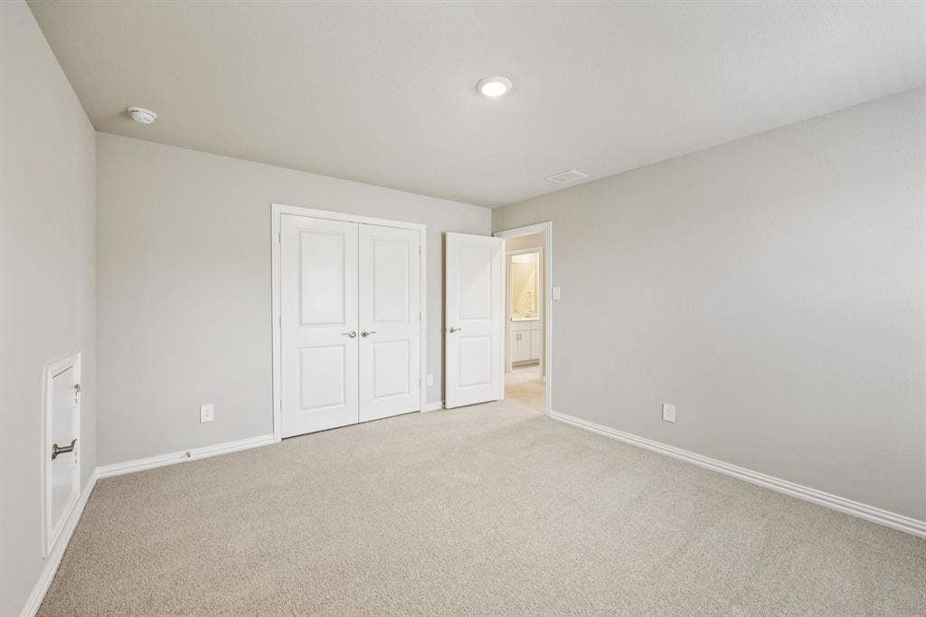 412 Watertown Drive, Princeton, TX 75071 Photo is not of the actual home, but is an inspirational photo of builder’s model home and may depict options, furnishings, and/or decorator features that are not included.