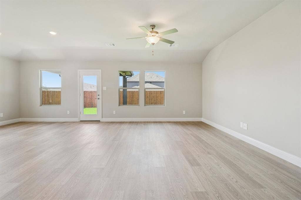 1208 Morrell Drive, Princeton, TX 75071 Photo is not of the actual home, but is an inspirational photo of builder’s model home and may depict options, furnishings, and/or decorator features that are not included.
