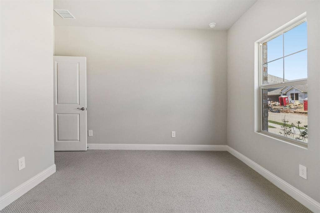 1208 Morrell Drive, Princeton, TX 75071 Photo is not of the actual home, but is an inspirational photo of builder’s model home and may depict options, furnishings, and/or decorator features that are not included.