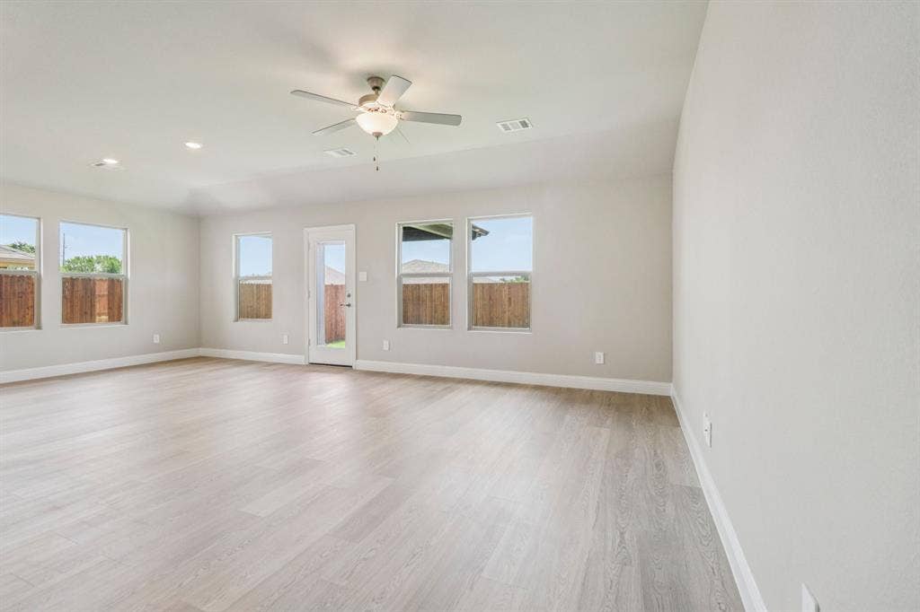 1208 Morrell Drive, Princeton, TX 75071 Photo is not of the actual home, but is an inspirational photo of builder’s model home and may depict options, furnishings, and/or decorator features that are not included.