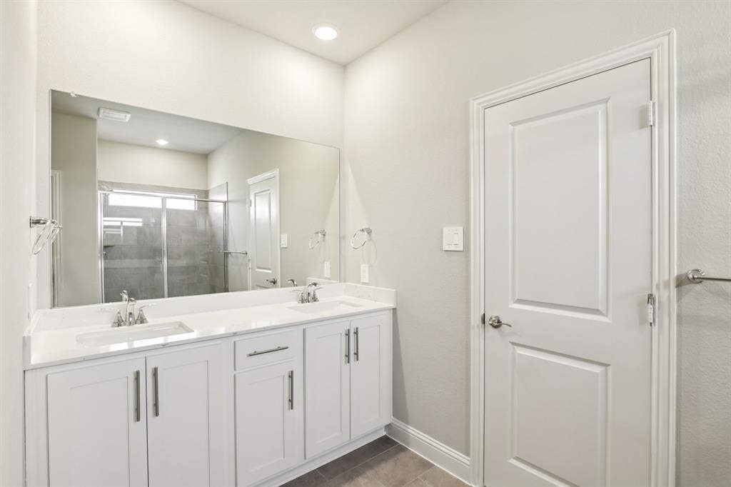 3858 Austin Drive, Farmersville, TX 75442 Photo is not of the actual home, but is an inspirational photo of builder’s model home and may depict options, furnishings, and/or decorator features that are not included.