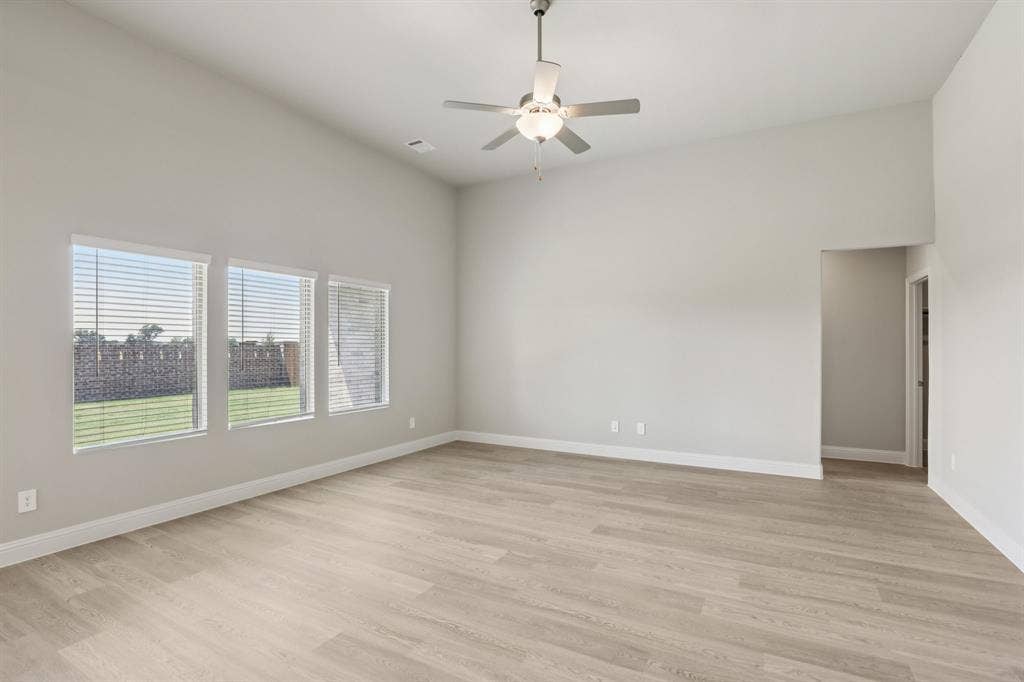 3858 Austin Drive, Farmersville, TX 75442 Photo is not of the actual home, but is an inspirational photo of builder’s model home and may depict options, furnishings, and/or decorator features that are not included.