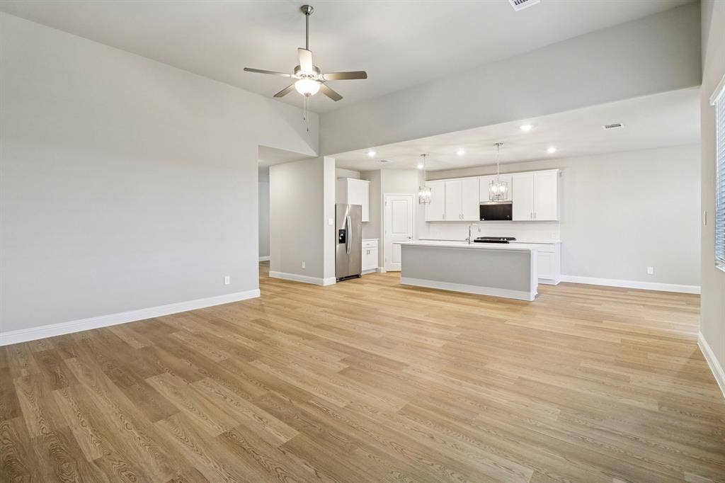 3850 Austin Drive, Farmersville, TX 75442 Photo is not of the actual home, but is an inspirational photo of builder’s model home and may depict options, furnishings, and/or decorator features that are not included.