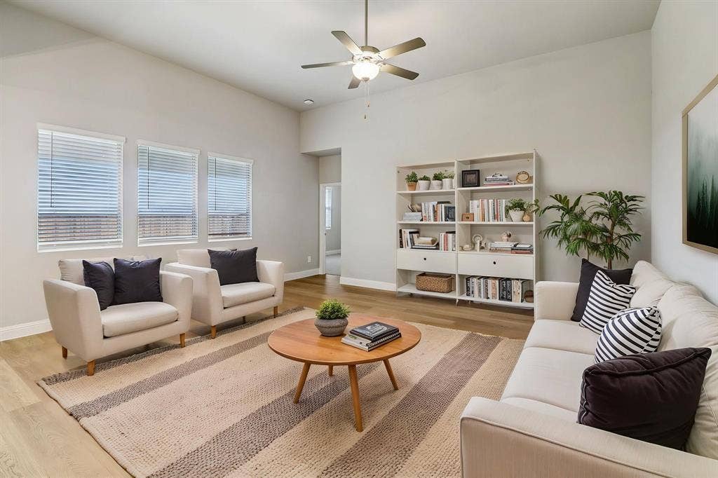 3850 Austin Drive, Farmersville, TX 75442 Photo is not of the actual home, but is an inspirational photo of builder’s model home and may depict options, furnishings, and/or decorator features that are not included.