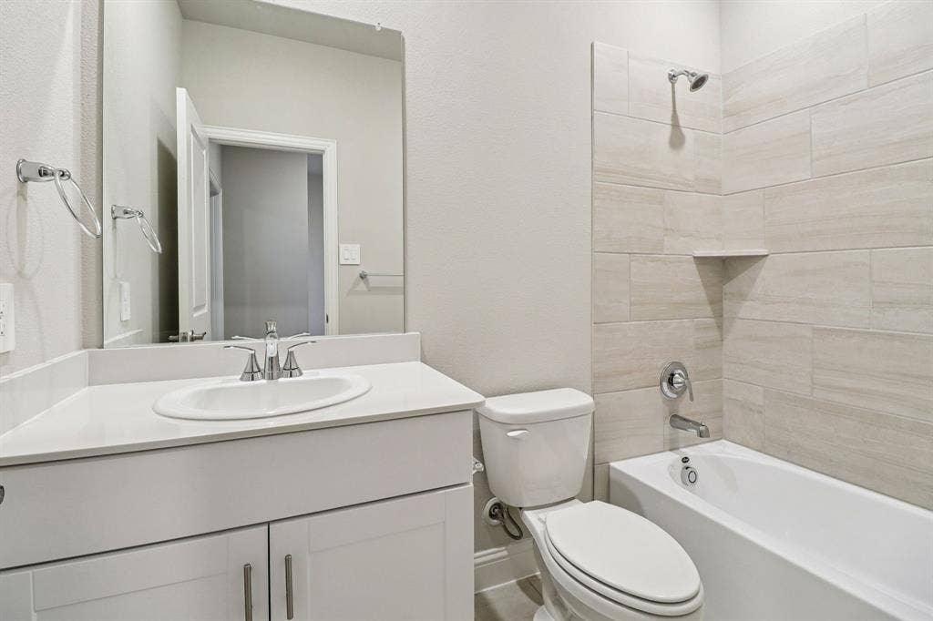3850 Austin Drive, Farmersville, TX 75442 Photo is not of the actual home, but is an inspirational photo of builder’s model home and may depict options, furnishings, and/or decorator features that are not included.