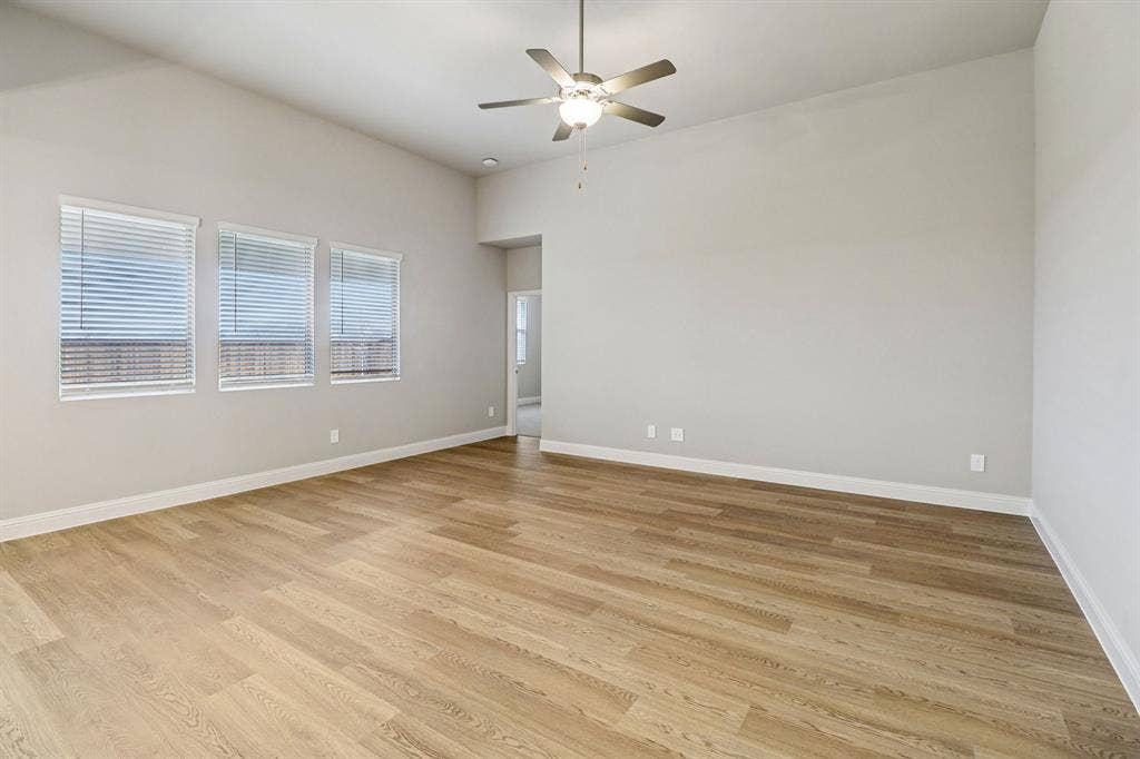 3850 Austin Drive, Farmersville, TX 75442 Photo is not of the actual home, but is an inspirational photo of builder’s model home and may depict options, furnishings, and/or decorator features that are not included.
