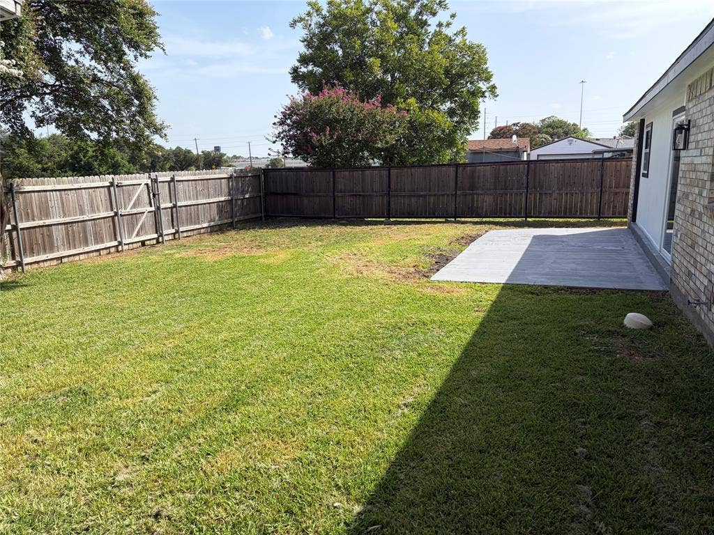 1006 Heritage Drive, Garland, TX 75043 Back Yard