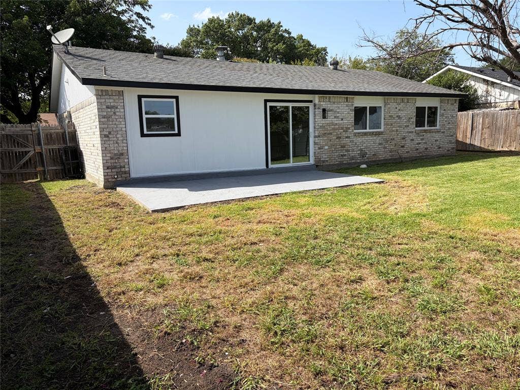 1006 Heritage Drive, Garland, TX 75043 Large Back Patio
