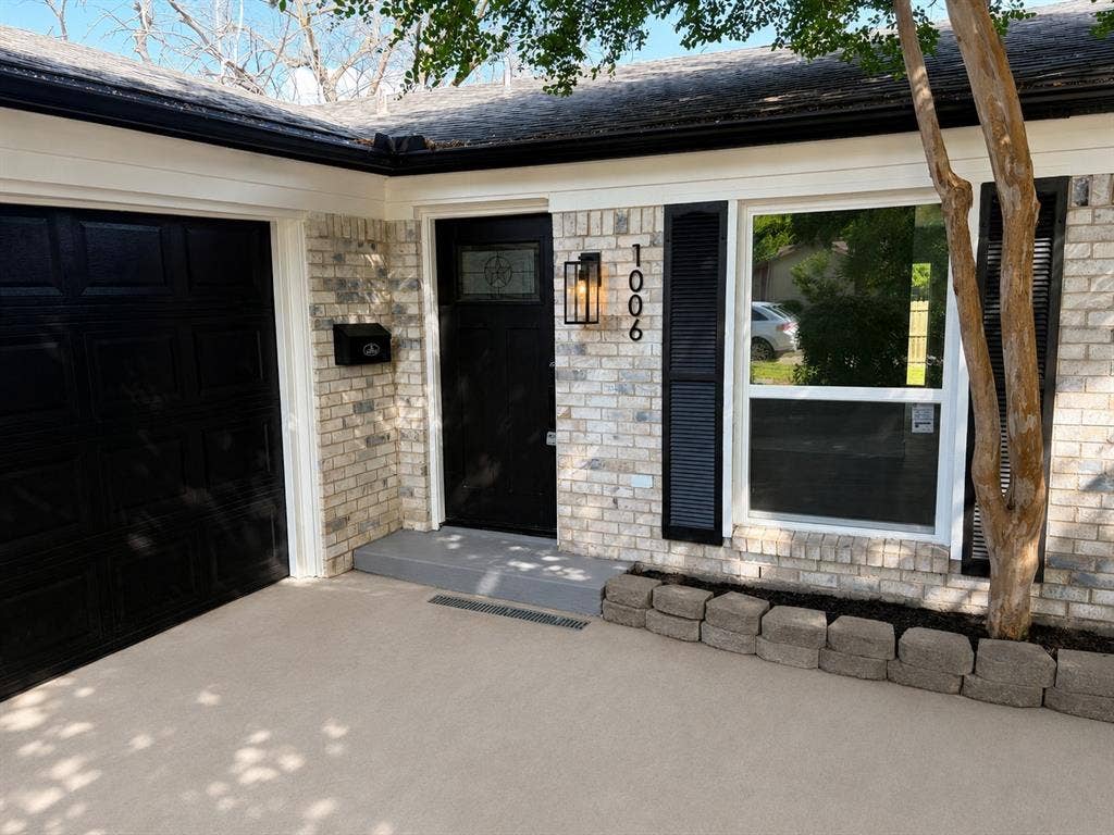 1006 Heritage Drive, Garland, TX 75043 Front Outside Entry