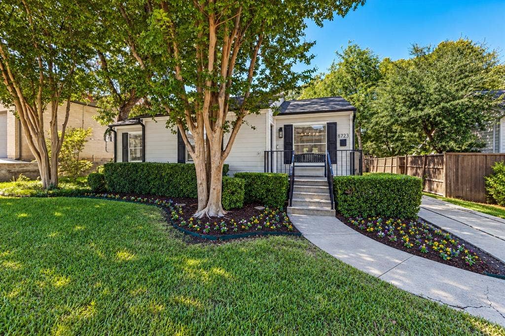 8723 Glencrest Lane, Dallas, TX 75209