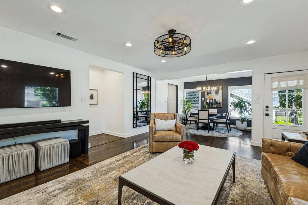 8723 Glencrest Lane, Dallas, TX 75209