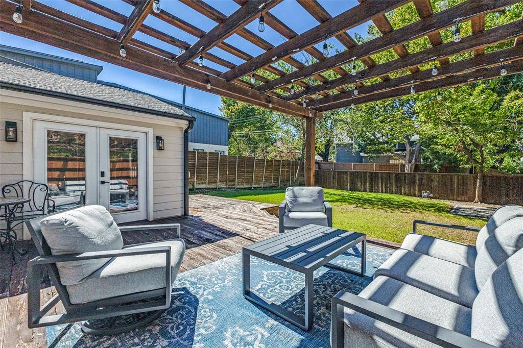 8723 Glencrest Lane, Dallas, TX 75209