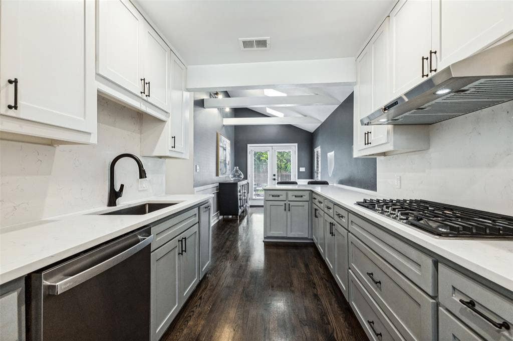 8723 Glencrest Lane, Dallas, TX 75209