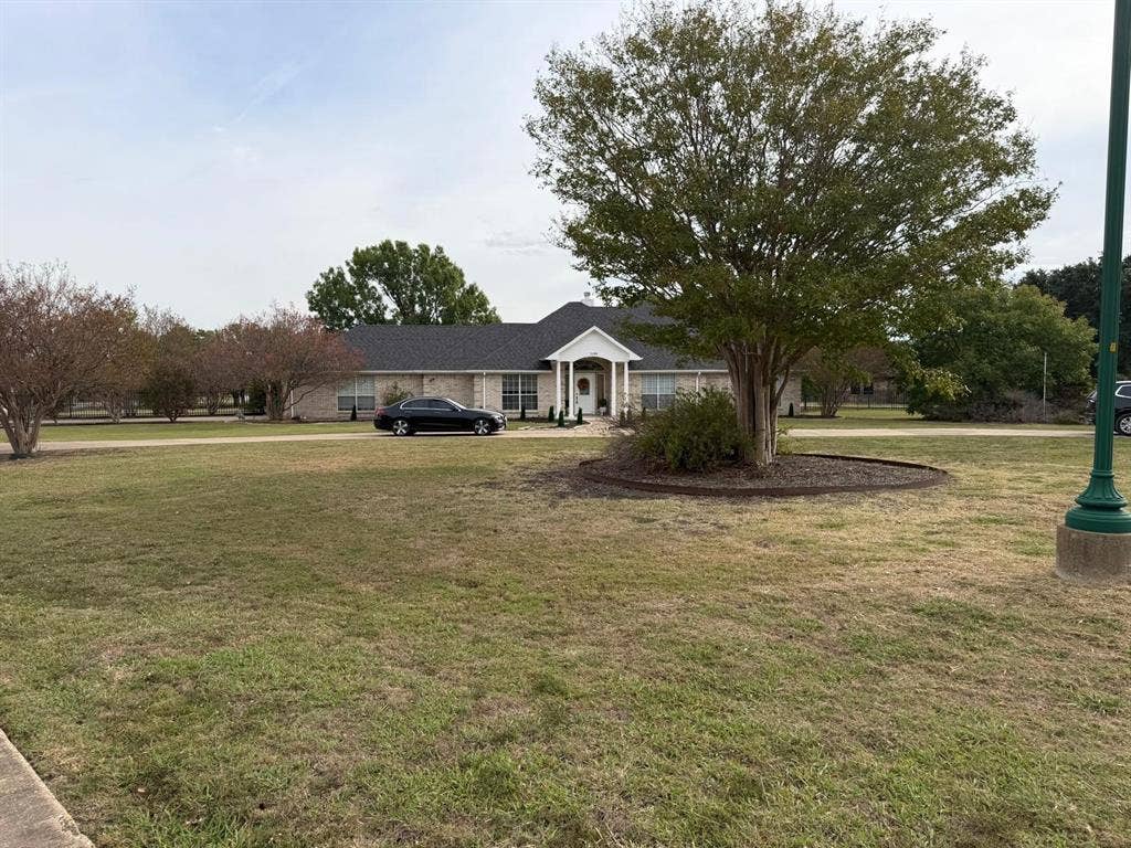 1165 E Oaklawn Drive, Talty, TX 75160 1165 E Oaklawn Drive, Talty, TX 75160