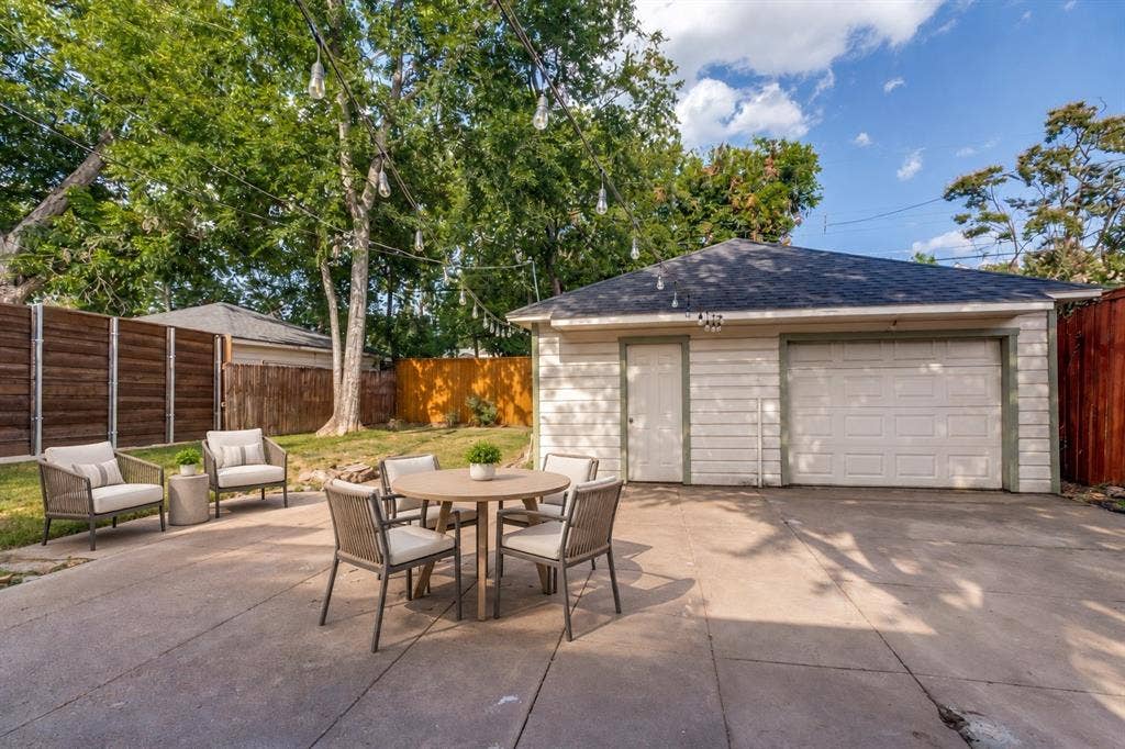 1224 Hollywood Avenue, Dallas, TX 75208 1224 Hollywood Avenue, Dallas, TX 75208