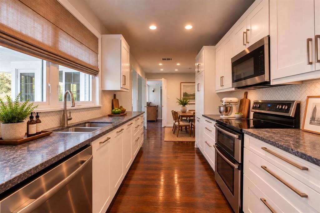 3113 Powell Drive, Rowlett, TX 75088 3113 Powell Drive, Rowlett, TX 75088