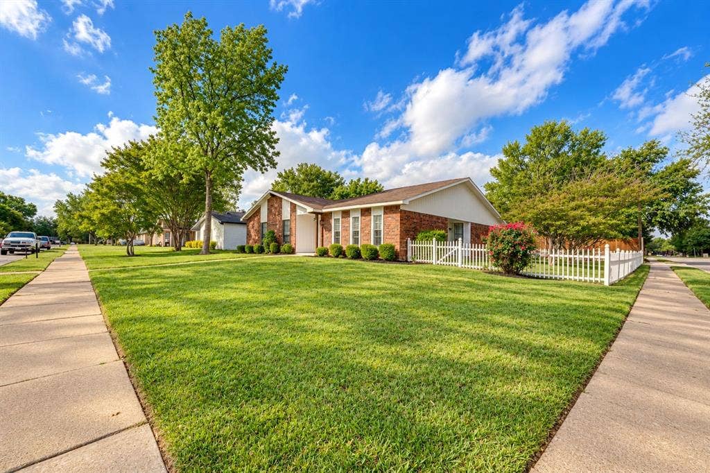 3113 Powell Drive, Rowlett, TX 75088 3113 Powell Drive, Rowlett, TX 75088