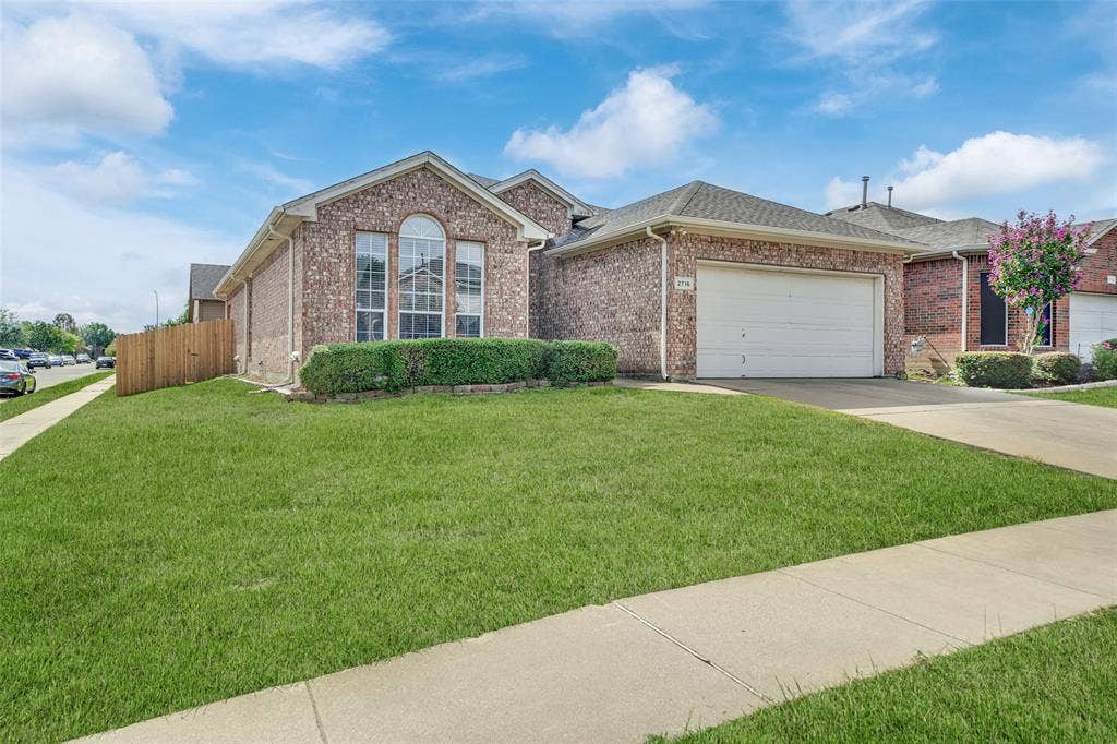 2716 Silver Hill Drive, Fort Worth, TX 76131