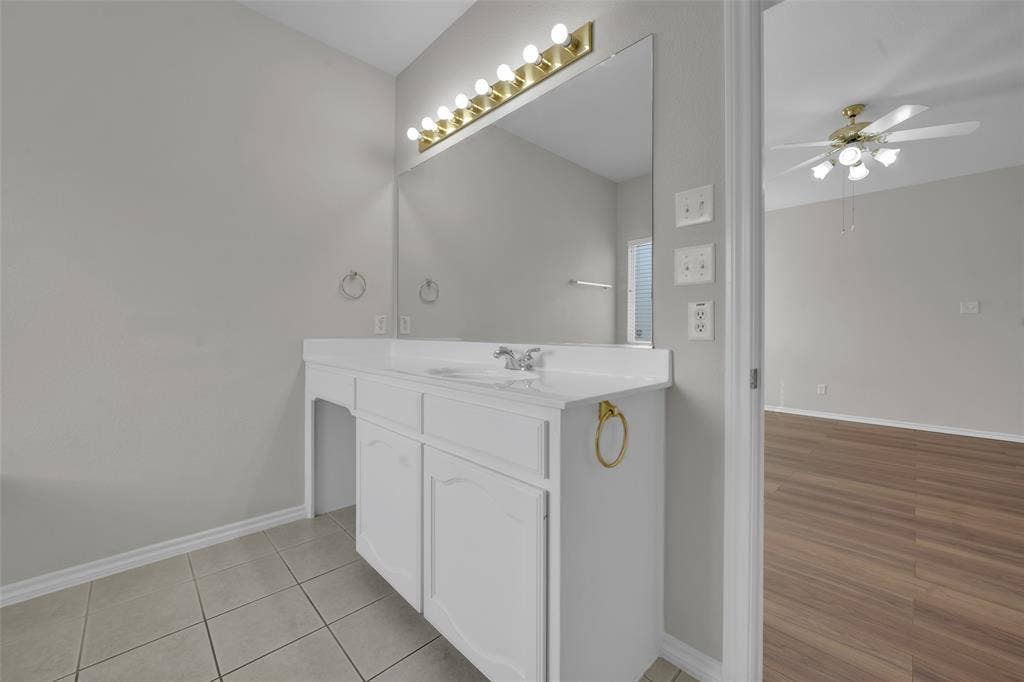 2716 Silver Hill Drive, Fort Worth, TX 76131