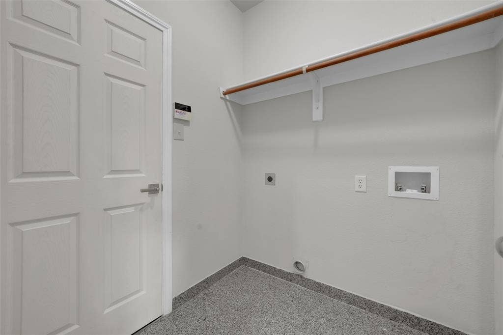2716 Silver Hill Drive, Fort Worth, TX 76131