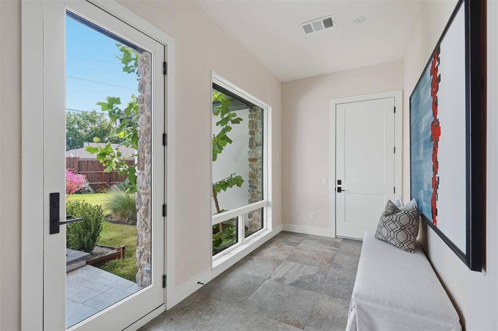 9007 Leaside Drive, Dallas, TX 75238 9007 Leaside Drive, Dallas, TX 75238