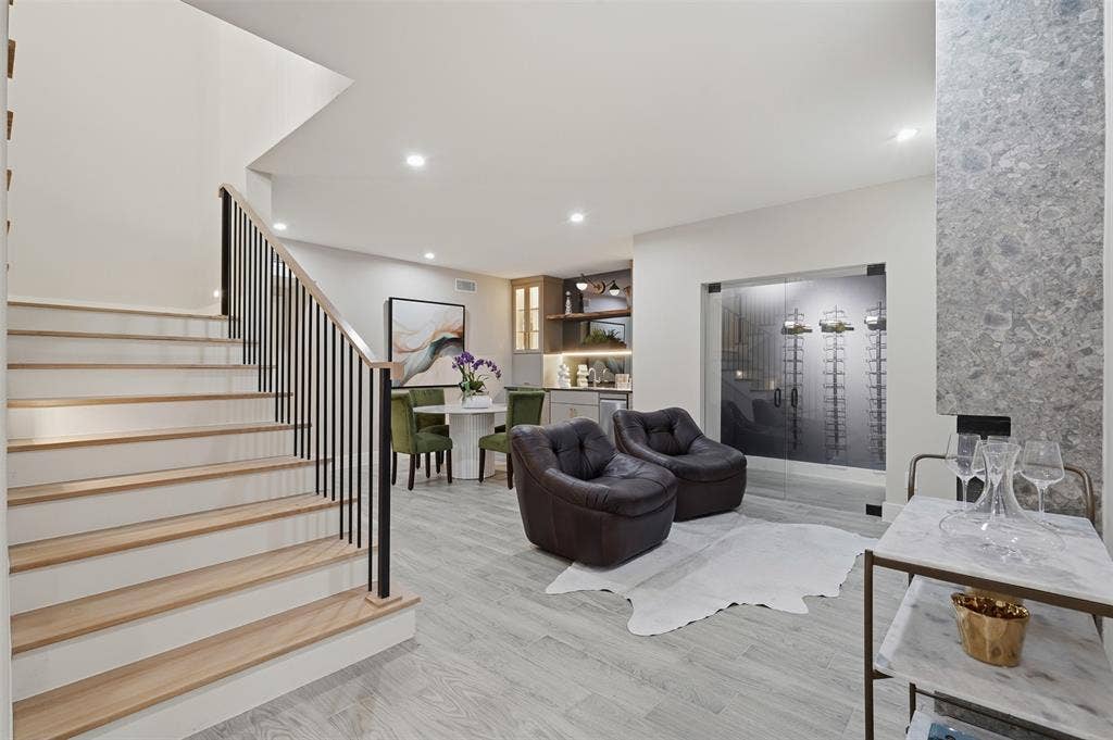 9007 Leaside Drive, Dallas, TX 75238 9007 Leaside Drive, Dallas, TX 75238