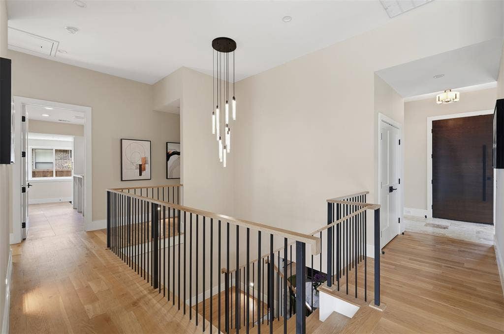 9007 Leaside Drive, Dallas, TX 75238 9007 Leaside Drive, Dallas, TX 75238