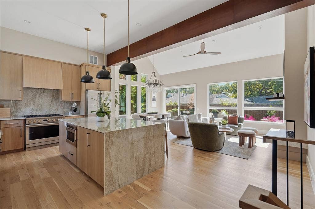 9007 Leaside Drive, Dallas, TX 75238 9007 Leaside Drive, Dallas, TX 75238