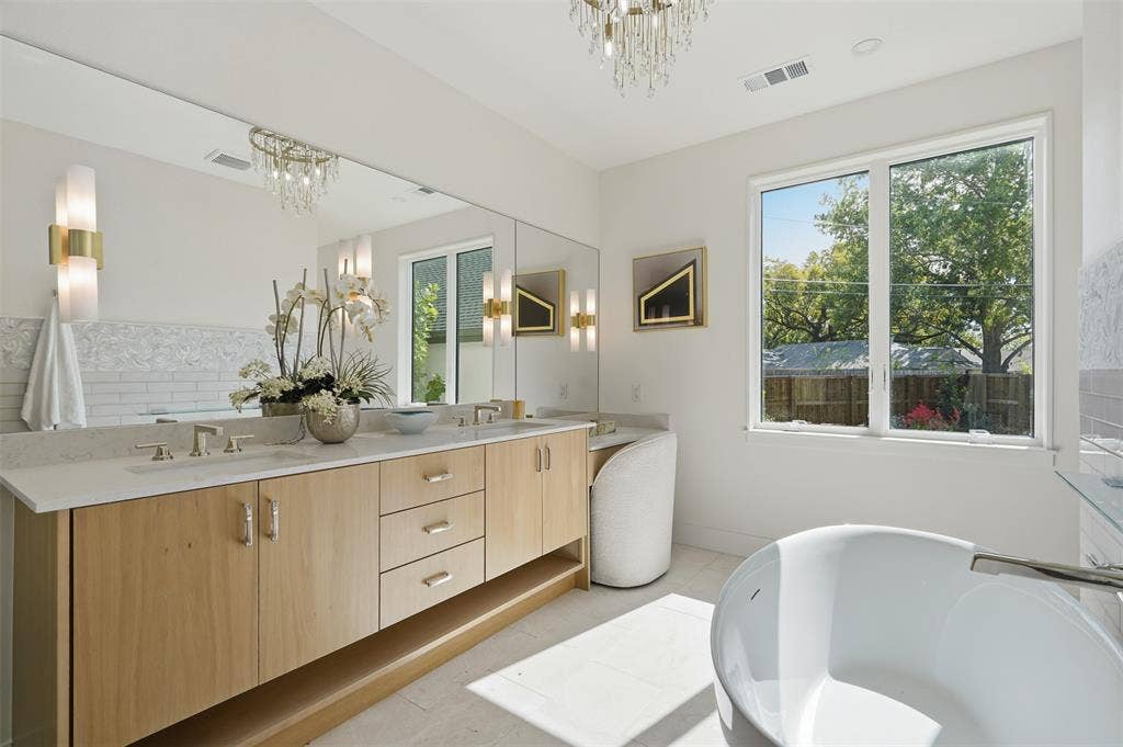 9007 Leaside Drive, Dallas, TX 75238 9007 Leaside Drive, Dallas, TX 75238