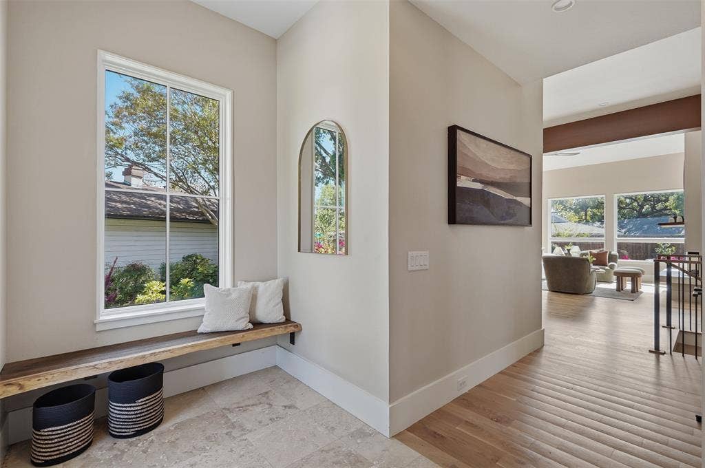 9007 Leaside Drive, Dallas, TX 75238 9007 Leaside Drive, Dallas, TX 75238