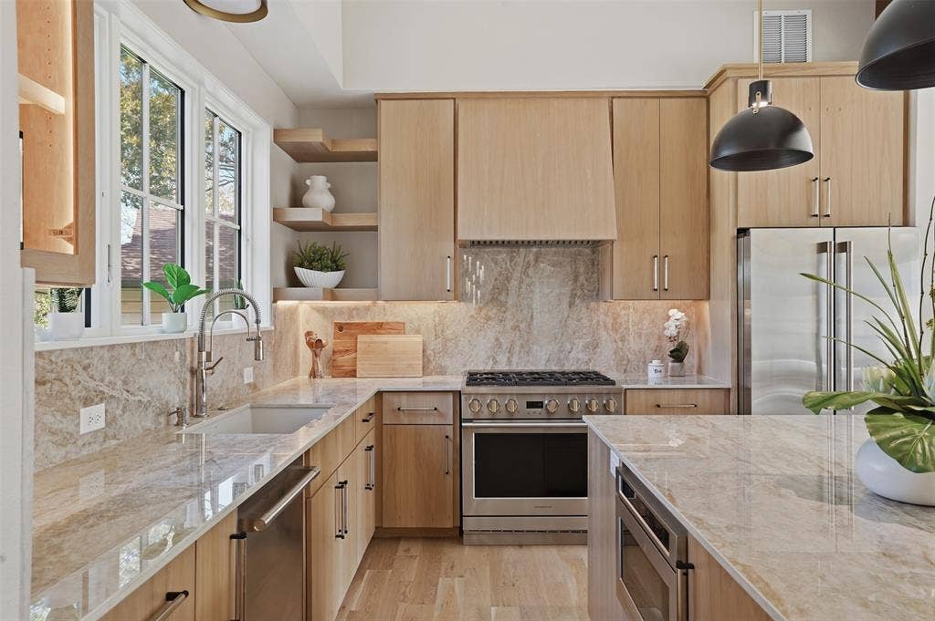 9007 Leaside Drive, Dallas, TX 75238 9007 Leaside Drive, Dallas, TX 75238