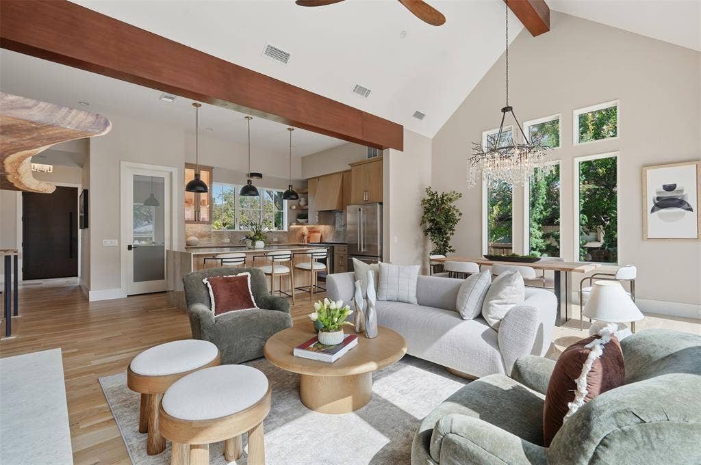9007 Leaside Drive, Dallas, TX 75238 9007 Leaside Drive, Dallas, TX 75238
