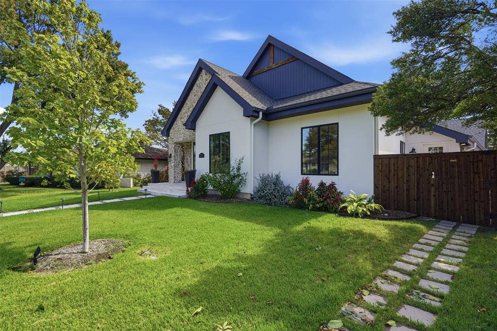 9007 Leaside Drive, Dallas, TX 75238 9007 Leaside Drive, Dallas, TX 75238