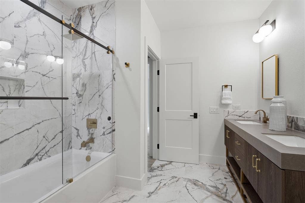 9007 Leaside Drive, Dallas, TX 75238 9007 Leaside Drive, Dallas, TX 75238