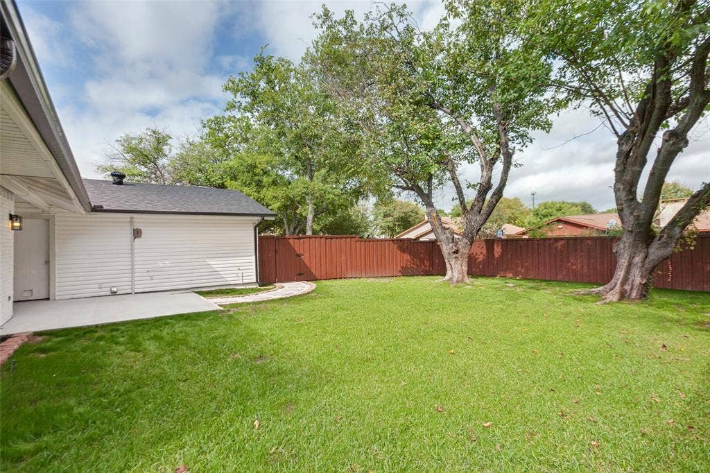12 Merrie Circle, Richardson, TX 75081