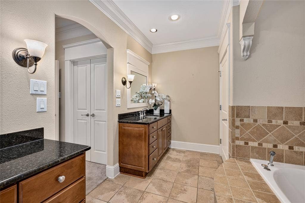 8820 Dewland Drive, #3204, McKinney, TX 75070 8820 Dewland Drive, #3204, McKinney, TX 75070