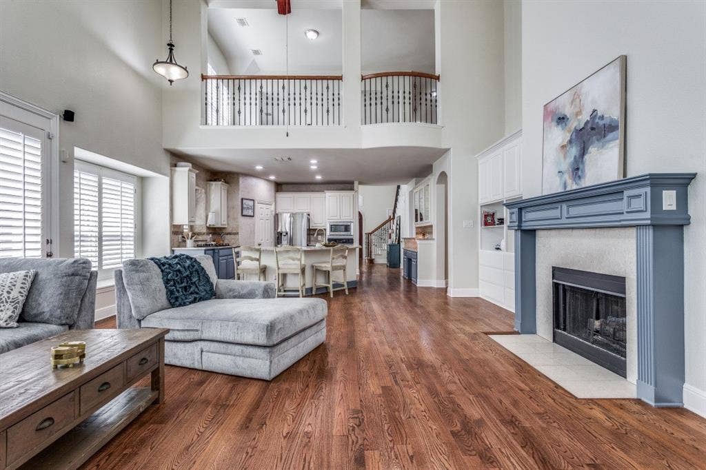 6909 Medallion Drive, Plano, TX 75024 6909 Medallion Drive, Plano, TX 75024