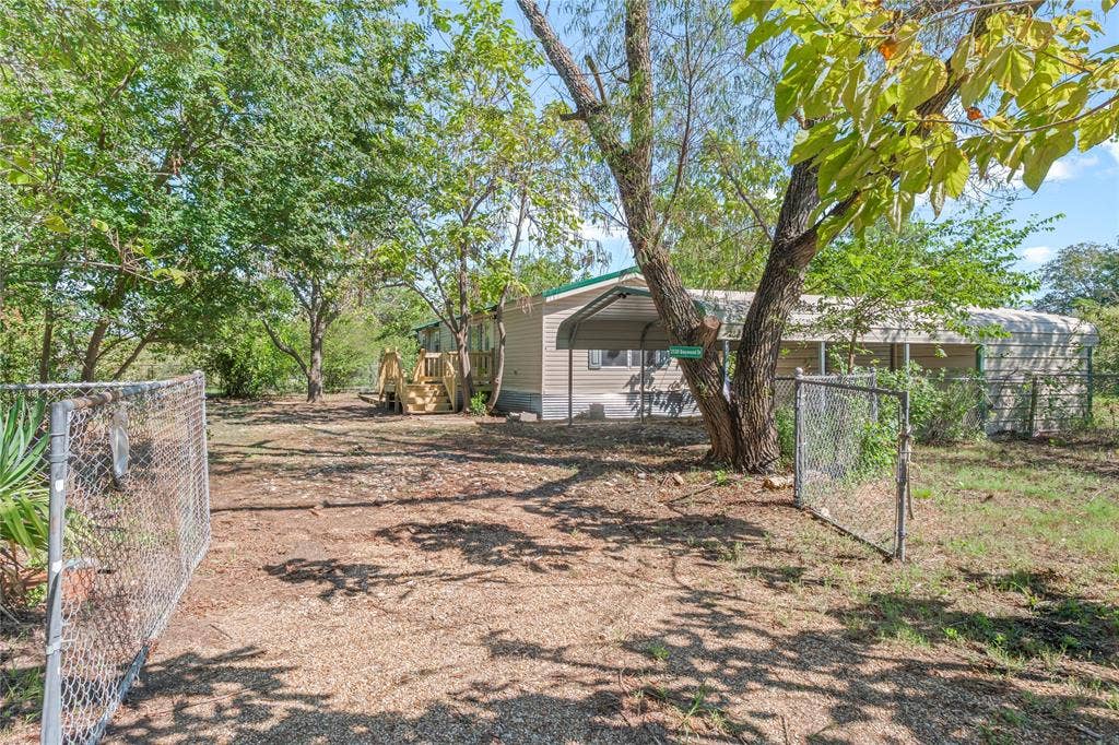 2528 Baywood Drive, Wills Point, TX 75169 2528 Baywood Drive, Wills Point, TX 75169