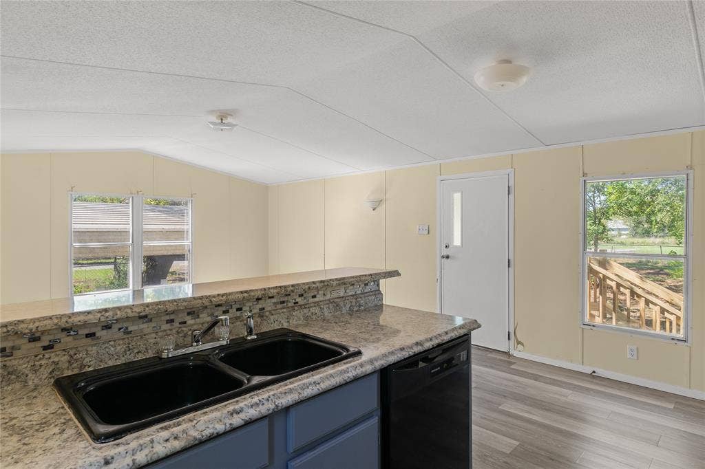 2528 Baywood Drive, Wills Point, TX 75169 2528 Baywood Drive, Wills Point, TX 75169