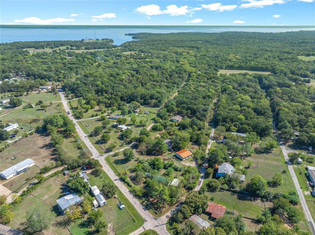 2528 Baywood Drive, Wills Point, TX 75169 2528 Baywood Drive, Wills Point, TX 75169