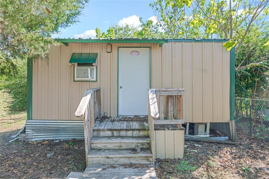 2528 Baywood Drive, Wills Point, TX 75169 Efficiency Apartment