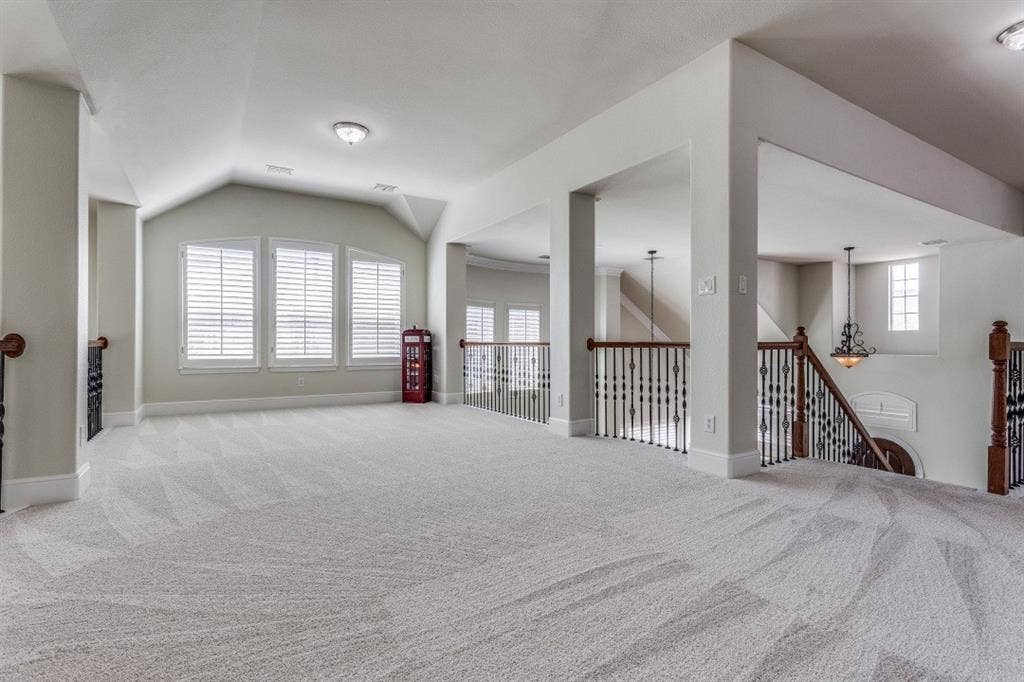 6909 Medallion Drive, Plano, TX 75024 6909 Medallion Drive, Plano, TX 75024