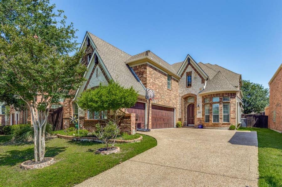 Property photo for 6909 Medallion Drive, Plano, TX