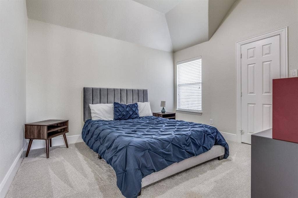 6909 Medallion Drive, Plano, TX 75024 6909 Medallion Drive, Plano, TX 75024