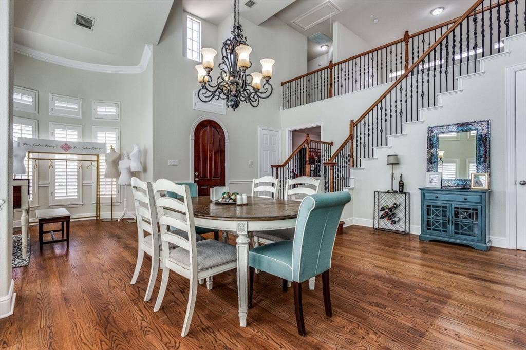 6909 Medallion Drive, Plano, TX 75024 6909 Medallion Drive, Plano, TX 75024