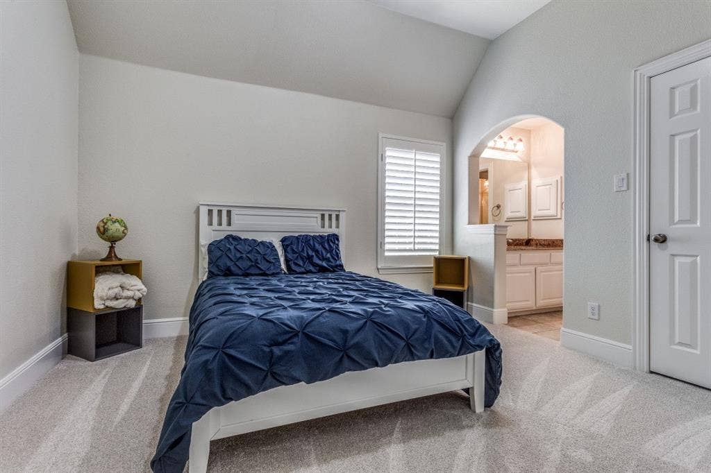 6909 Medallion Drive, Plano, TX 75024 6909 Medallion Drive, Plano, TX 75024
