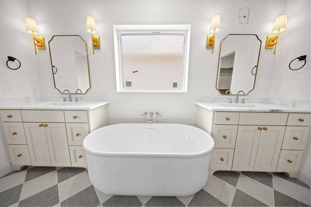 15073 Tilley Springs Cove, Tyler, TX 75703 15073 Tilley Springs Cove, Tyler, TX 75703