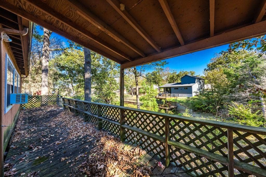 114 Lowe Drive, Mabank, TX 75156 114 Lowe Drive, Mabank, TX 75156